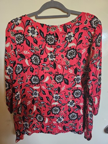 J Jill Blouse Large Petite Red Black Floral 3/4 Sleeve Top Keyhole Viscose Rayon - Picture 4 of 6