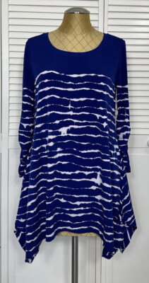 Context blouse Size Small Blue & White 3/4 Sleeves