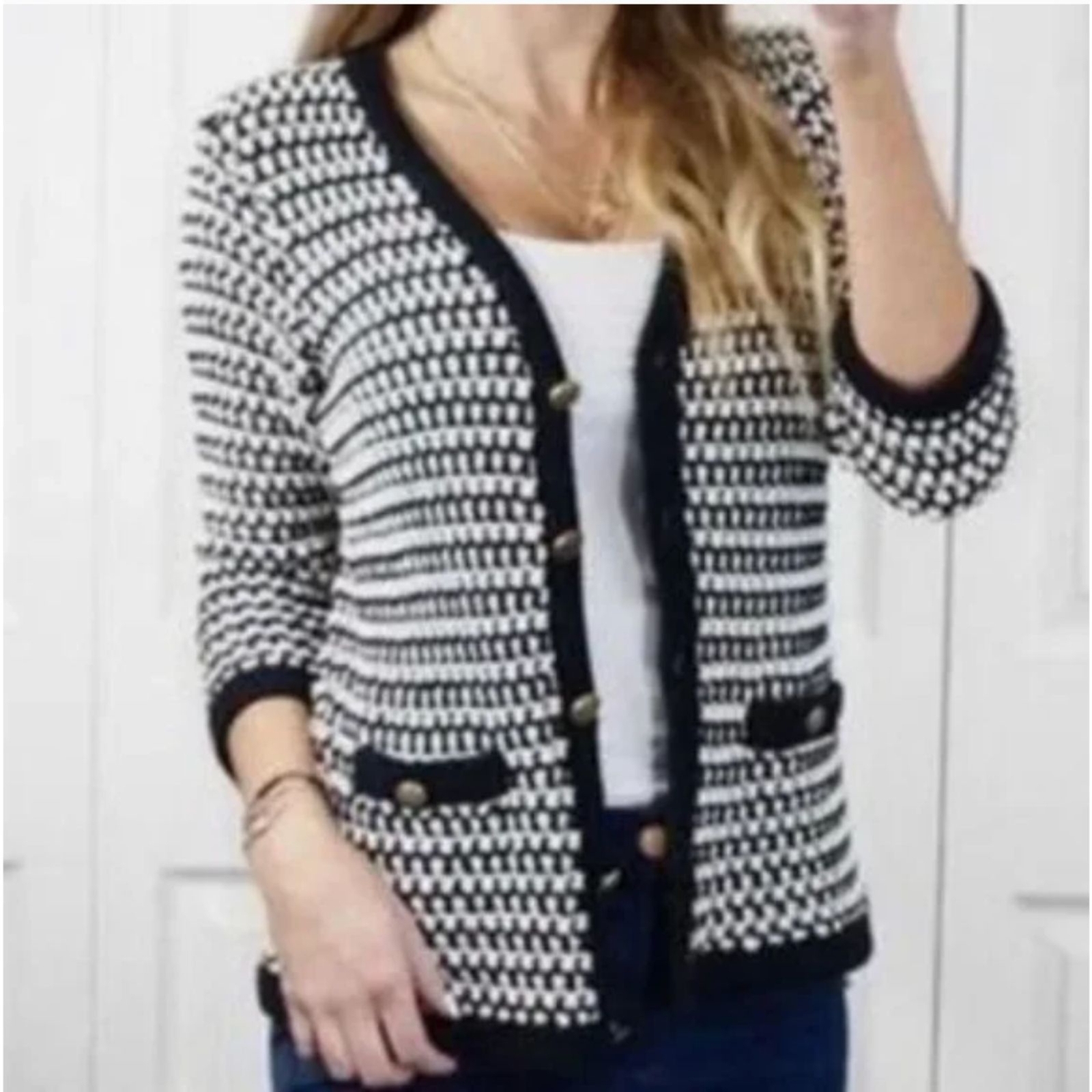 Cárdigan Cabi #868 Coco Tejido Negro Blanco Botón Frontal Clásico Preppy Talla Mediana-image