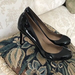 ann taylor black pumps
