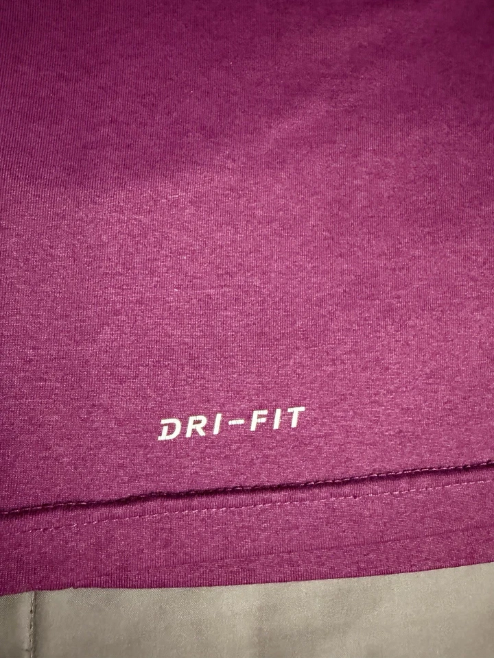 NIKE Mens MED Dri-Fit Training Short Sleeve T-Shirt Magenta Purple - Image 3 of 4
