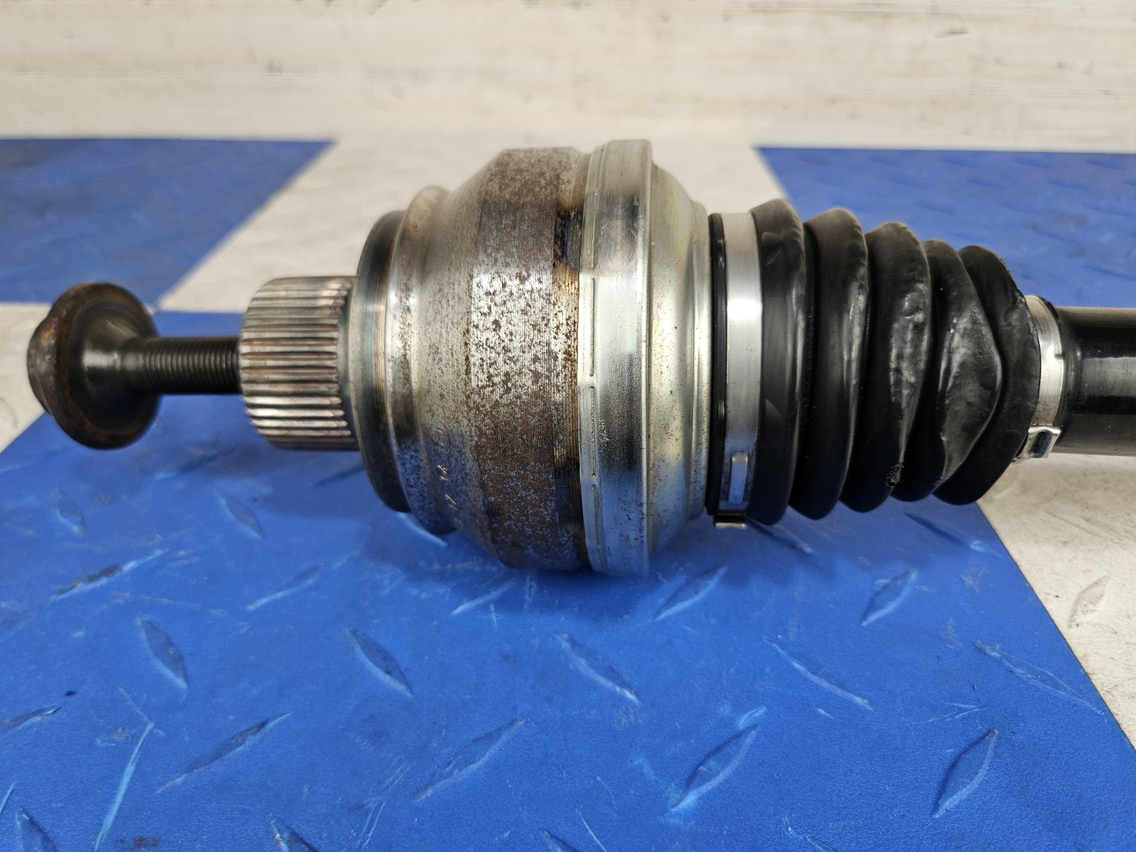 2017-2023 Audi R8 OEM Left Rear CV Axle Shaft Assembly 4S0501203A 8k Miles Plus