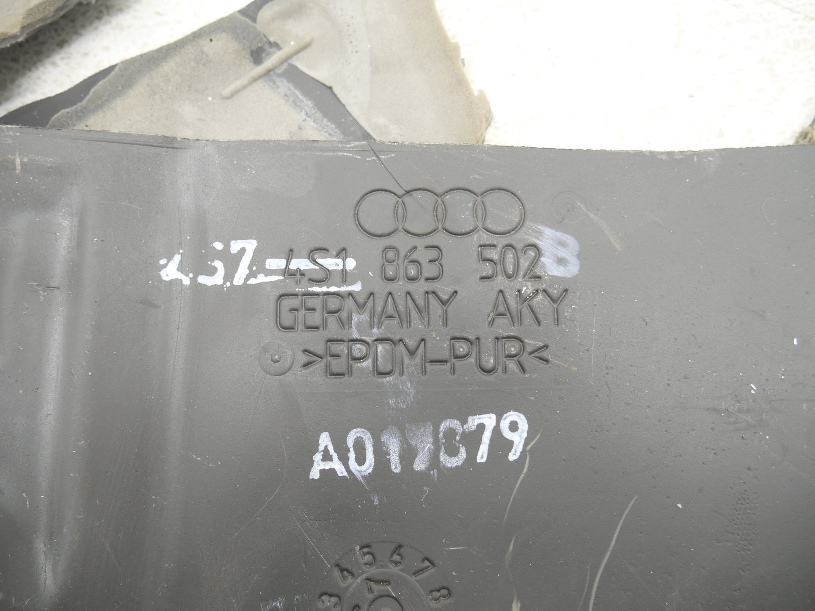 Audi R8 Spyder 2017-2023 Absorber P/N 4S1863502B