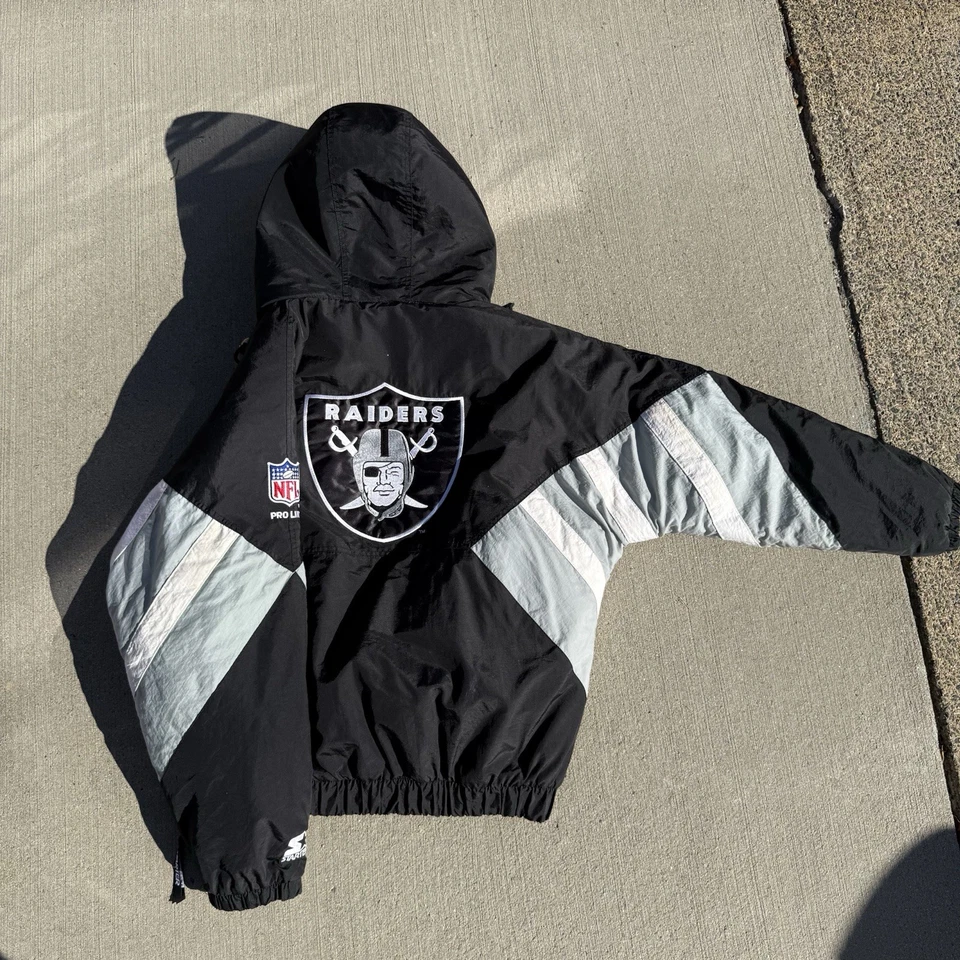 Vintage *SAMPLE* Starter Oakland Raiders L.A. Pro Line NFL Puffer Jacket SIZE XL - Image 4 of 4
