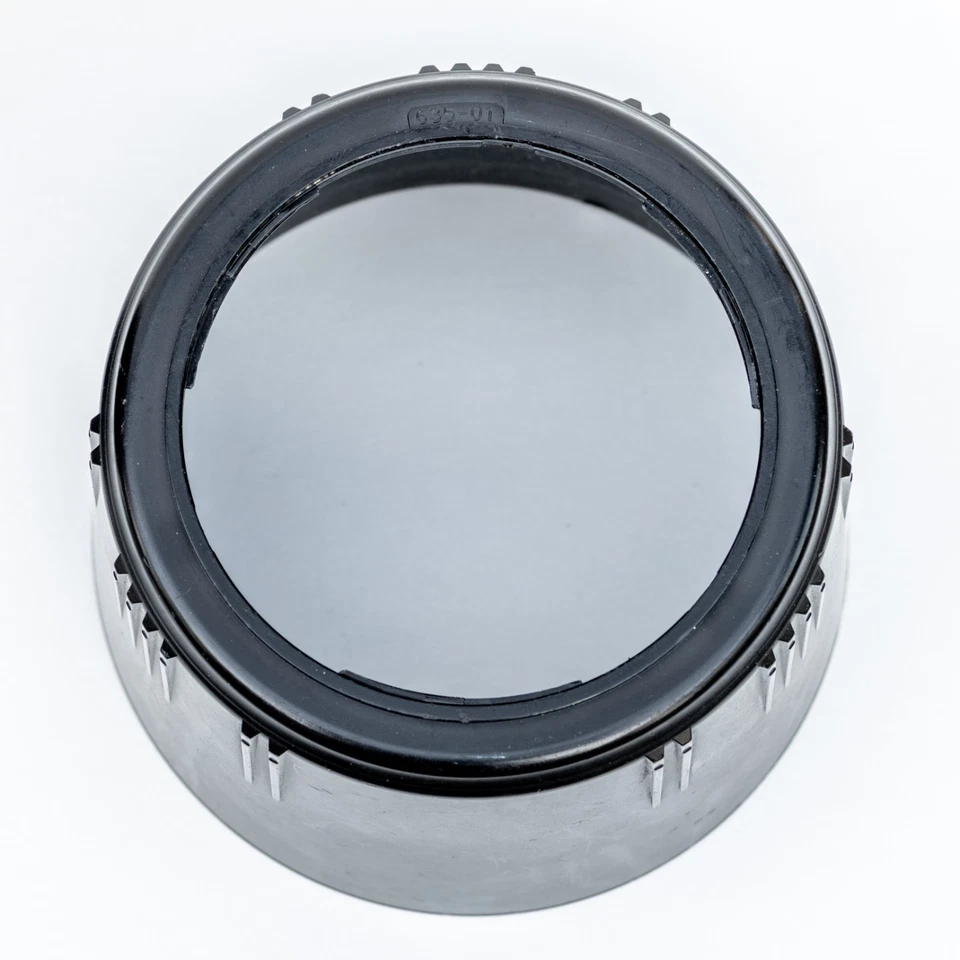 Sigma DG 70-300mm 1:4-5.6 Macro Zoom Lens for Nikon F Mount w/Lens Hood and caps - Image 4 of 4