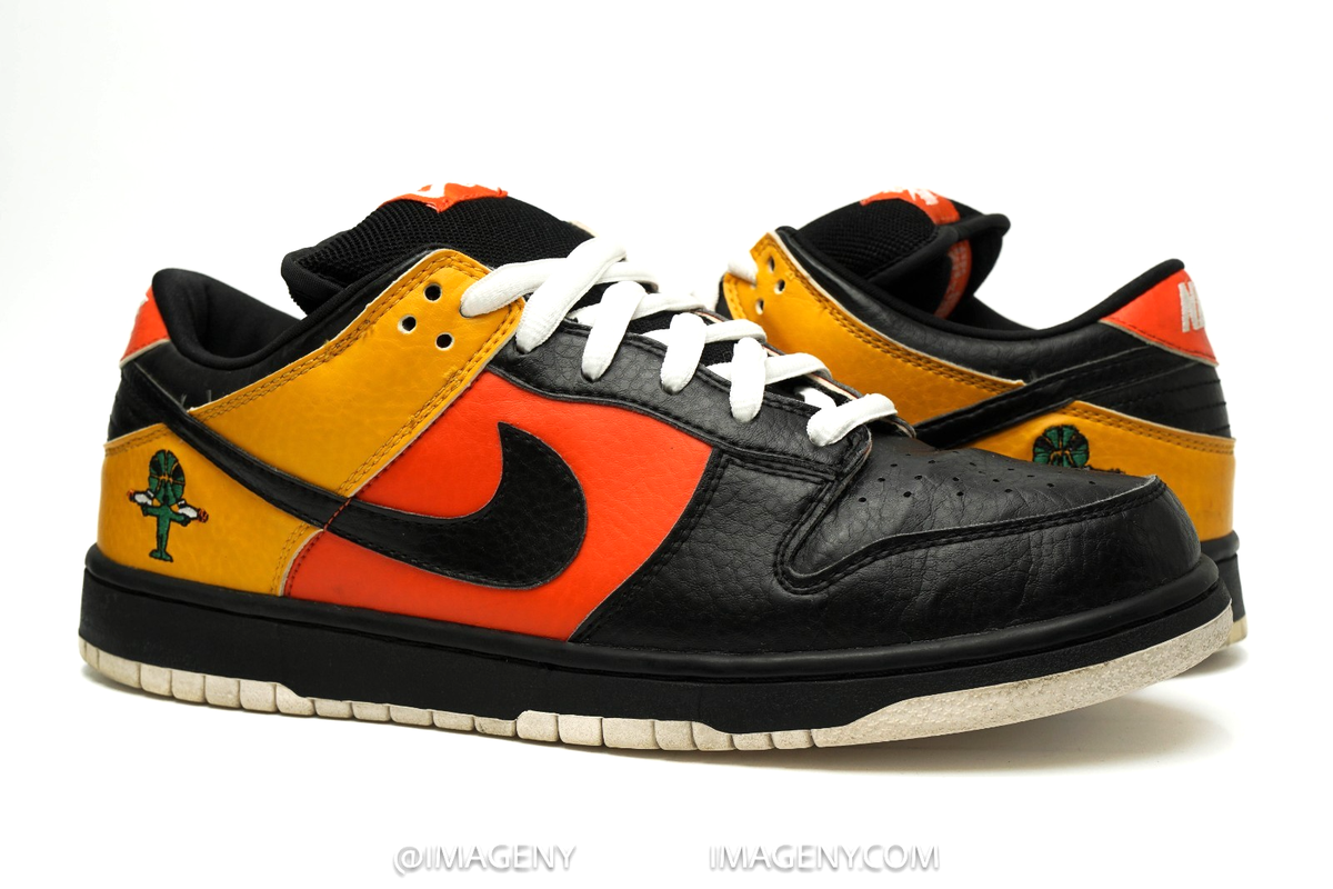 NIKE SB DUNK LOW USED SIZE 11 RAYGUN ORANGE FLASH BLACK 304292 803