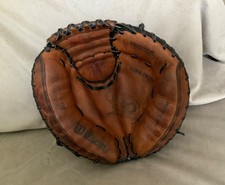 QUALITY WILSON BASEBALL CATCHERS MITT. Ivan Rodriguez Pro Youth Model. R-throw