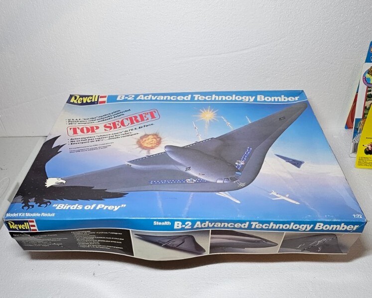 Revell 4577 Stealth B-2 Advanced Technology Bomber Model Kit 1:72