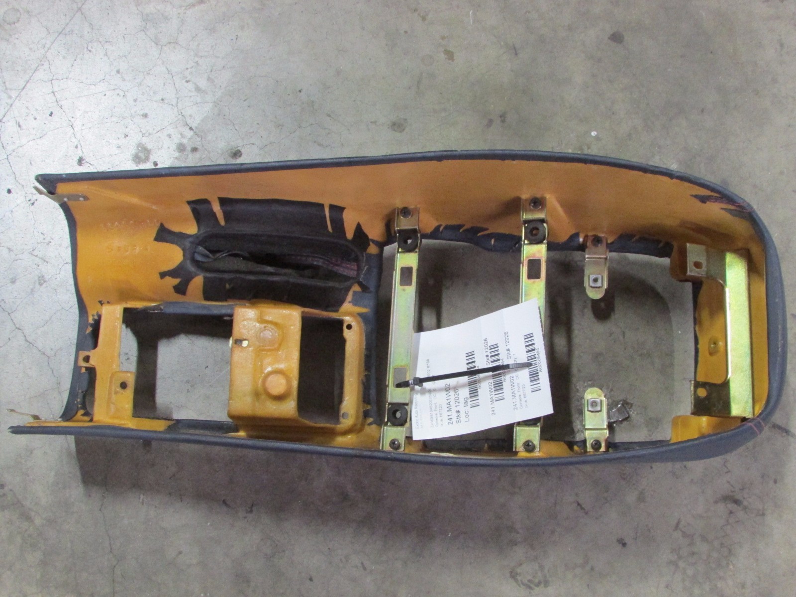 Maserati M138 Spyder, Center Console w/o Lid, Blue ,P/N 667723