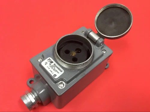 T&B Russellstoll - P/N: 3753 - 30A - 250V - 20A - 600VAC