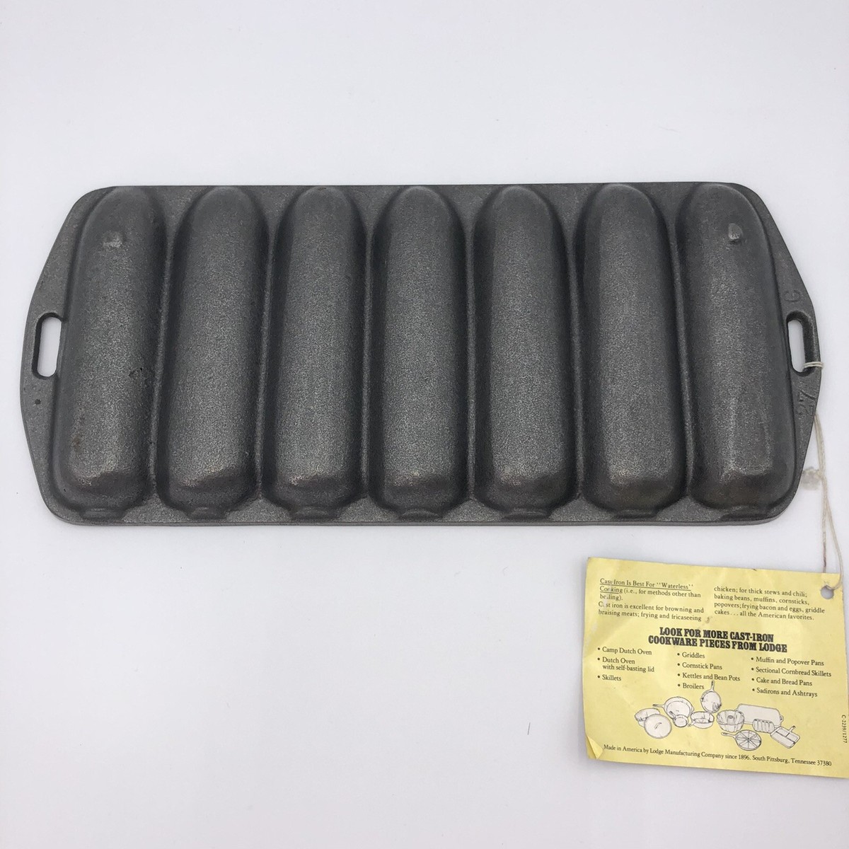 Lodge Cast Iron 7-Ear Cornbread Corn Stick Pan 27C Made In USA NWT Vintage