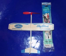 Guillow's Balsa Wood "Sky Streak" Rubber Band Powered Airplane Kit