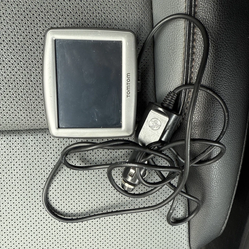 TOMTOM One 4EE0 GPS Navigation System 3.5" Touch screen Bundled w/ Cable Tested - Image 2 of 3