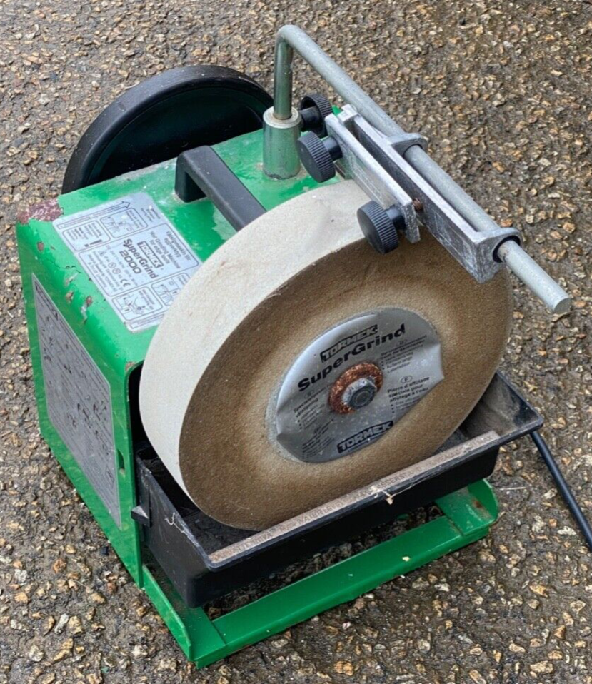 Tormek Supergrind 2000 Water Cooled Sharpening System 240v with Plane