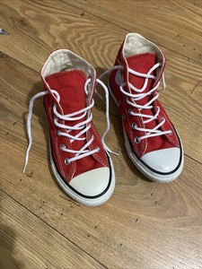 red converse boots