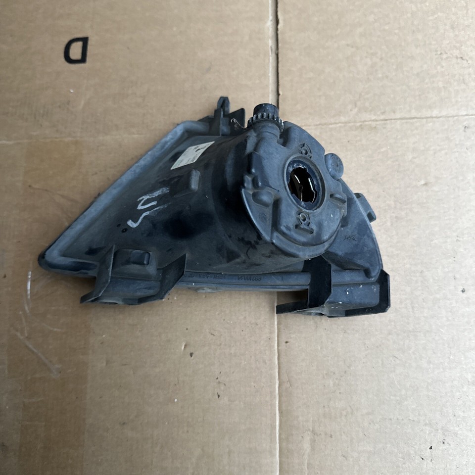 FORD FIESTA MK6 0208 FRONT LEFT PASSENGER N/S FOG LIGHT 2S6115201AB eBay