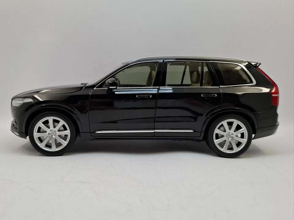 Volvo XC90 Scala 1/18 CSM - Immagine 4 di 4