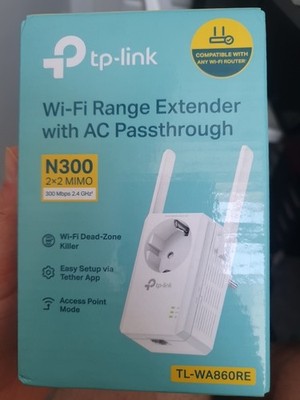 TP-Link Wi-Fi Range Extender with AC Passthrough TL-WA860RE