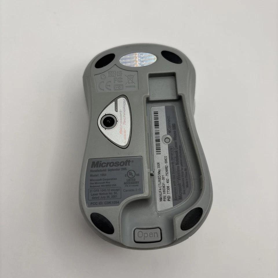 Microsoft Wireless Laser Mouse Silver 6000 Model 1054 W/ USB Receiver - Image 4 of 4