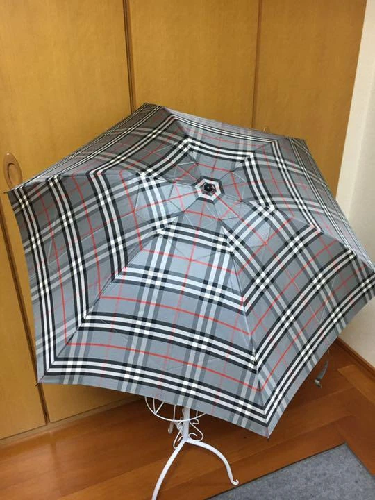 Burberry Of London vintage gray Nova check folding umbrella With storage bag