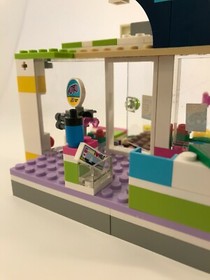 Lego Set #41315 - Friends - Heartlake Surf Shop - 100% Complete with Minifig