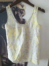 Cabi Women's Sleeveless Scoop Neck Yellow Gray Rear Button Whisper Silk Tank XS