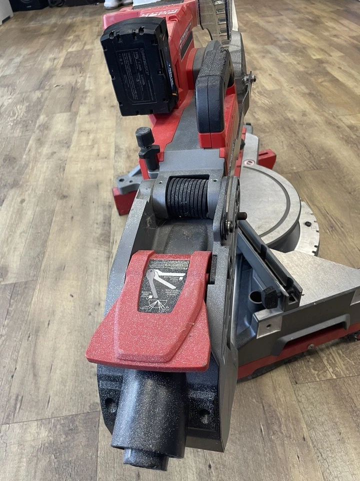 Sierra ingleteadora deslizante biselada Milwaukee 2734-20 18 V 10 pulgadas - PPSKN (337419) Foto 4 de 4