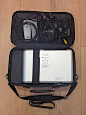 Pacchetto proiettore LCD Toshiba TLP-T60M + custodia + 2 telecomandi + ricevitore mouse USB +