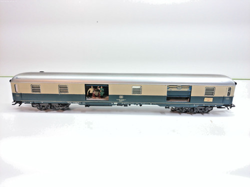 Fleischmann H0 4093 Personenwagen mit Passagier, DB, Licht, ohne OVP#1059 | Zustand: Gebraucht