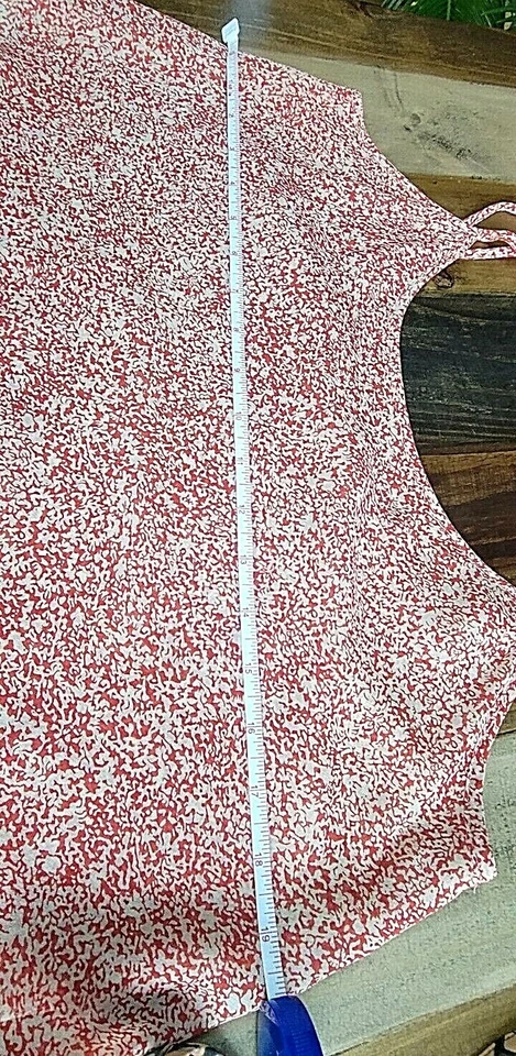 Paquete de 2 blusas CAbi con tirantes de espagueti talla M Foto 3 de 4