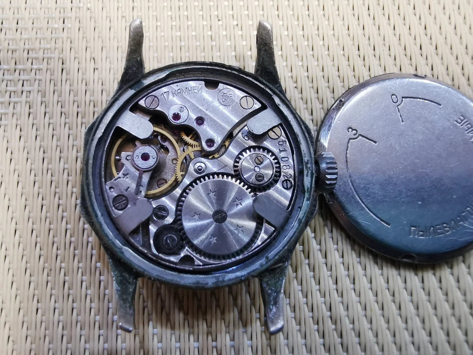 Vintage RARE USSR MADE MEN  WATCH KAMA - Image 4 of 4