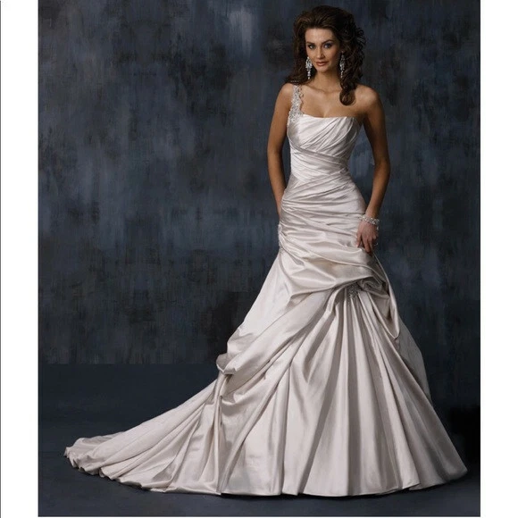 Find Your Style: Wedding Dresses & Gowns, Maggie Sottero