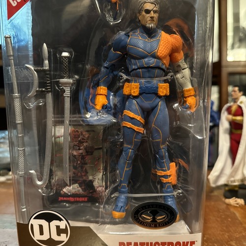 Modellino McFarlane Deathstroke Rebirth Platinum Edition CHASE DC Direct 7" con fumetto - Foto 7 di 8