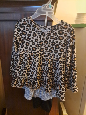 Size 2T Kidget Animal Print Hi/Lo Shirt With Pants 2 Piece Outfit