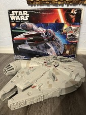 Star Wars: The Force Awakens - Battle Action Millenium Falcon Hasbro