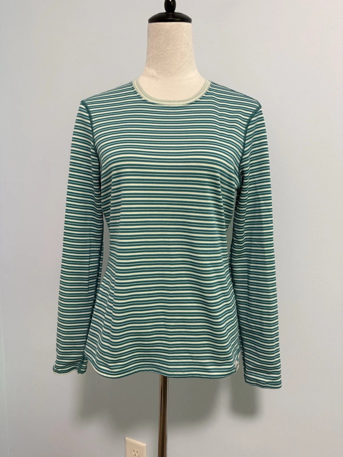 Patagonia Long Sleeve Top Size M Green Capilene 3 Baselayer Striped Cozy Preppy