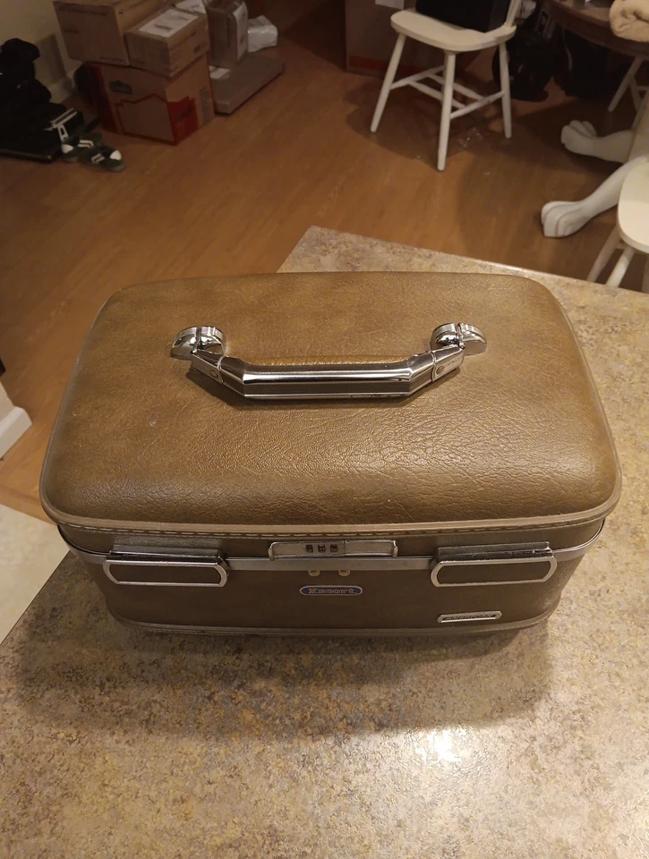 Vintage American Tourister Escort Travel Train Cosmetic Hard Case Luggage - Image 3 of 4
