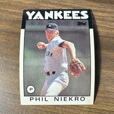 Topps 1986 Phil Niekro #790 New York Yankees MLB Base Set Vintage Baseball Card
