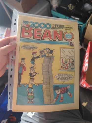 The Beano ISSUE 2000 November 15th 1980 - Picture 2 of 3