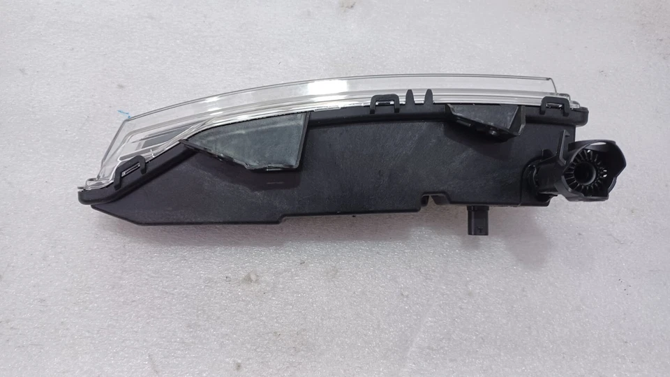 LAND ROVER RANGE ROVER VELAR L460 2022-2024 LED LEFT FOG LIGHT DRL 1229101 - Image 3 of 4