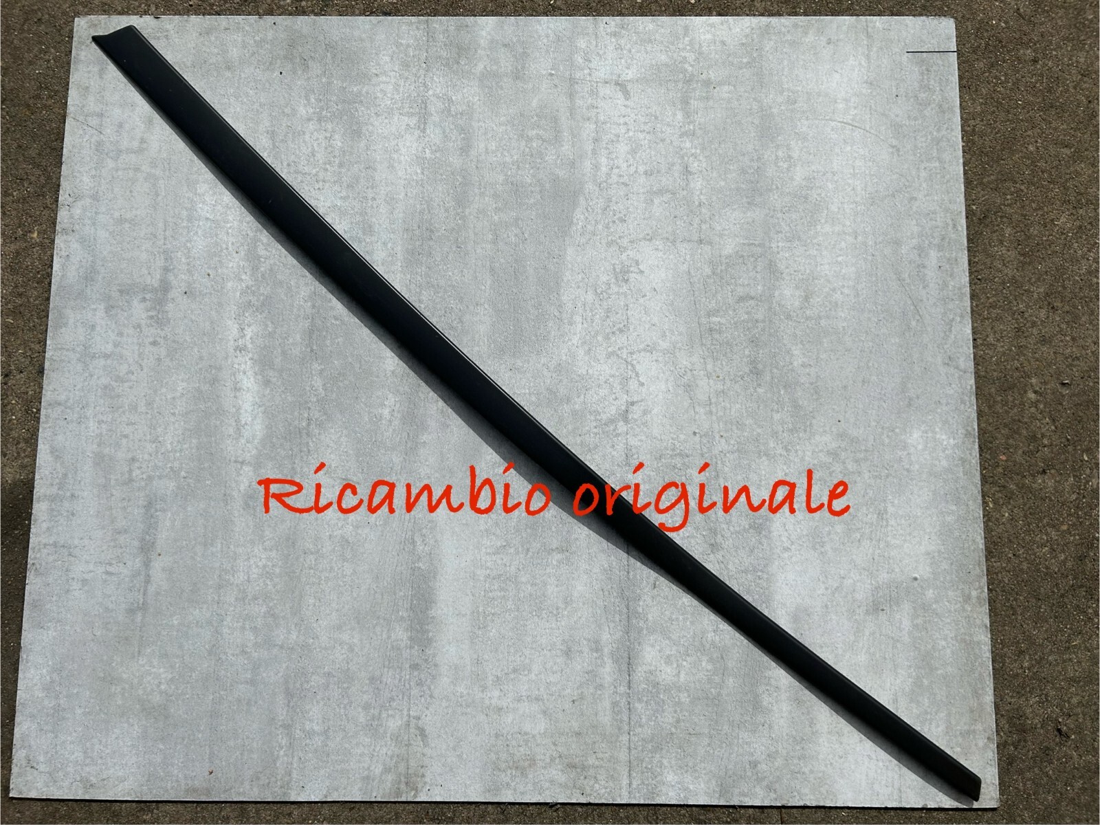 Moulure aile avant gauche Alfa Romeo 75 garniture latérale SX 60527600