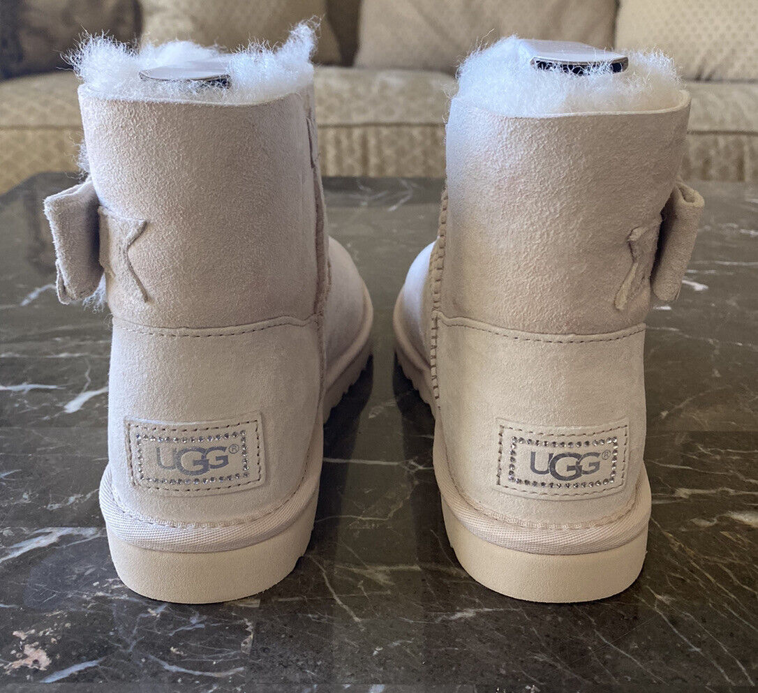 Girls UGG Boots w/ Swarovski Crystals Bow Cream - Size 6 | eBay Girls UGG Boots w/ Swarovski Crystals Bow Cream - Size 6 | eBay