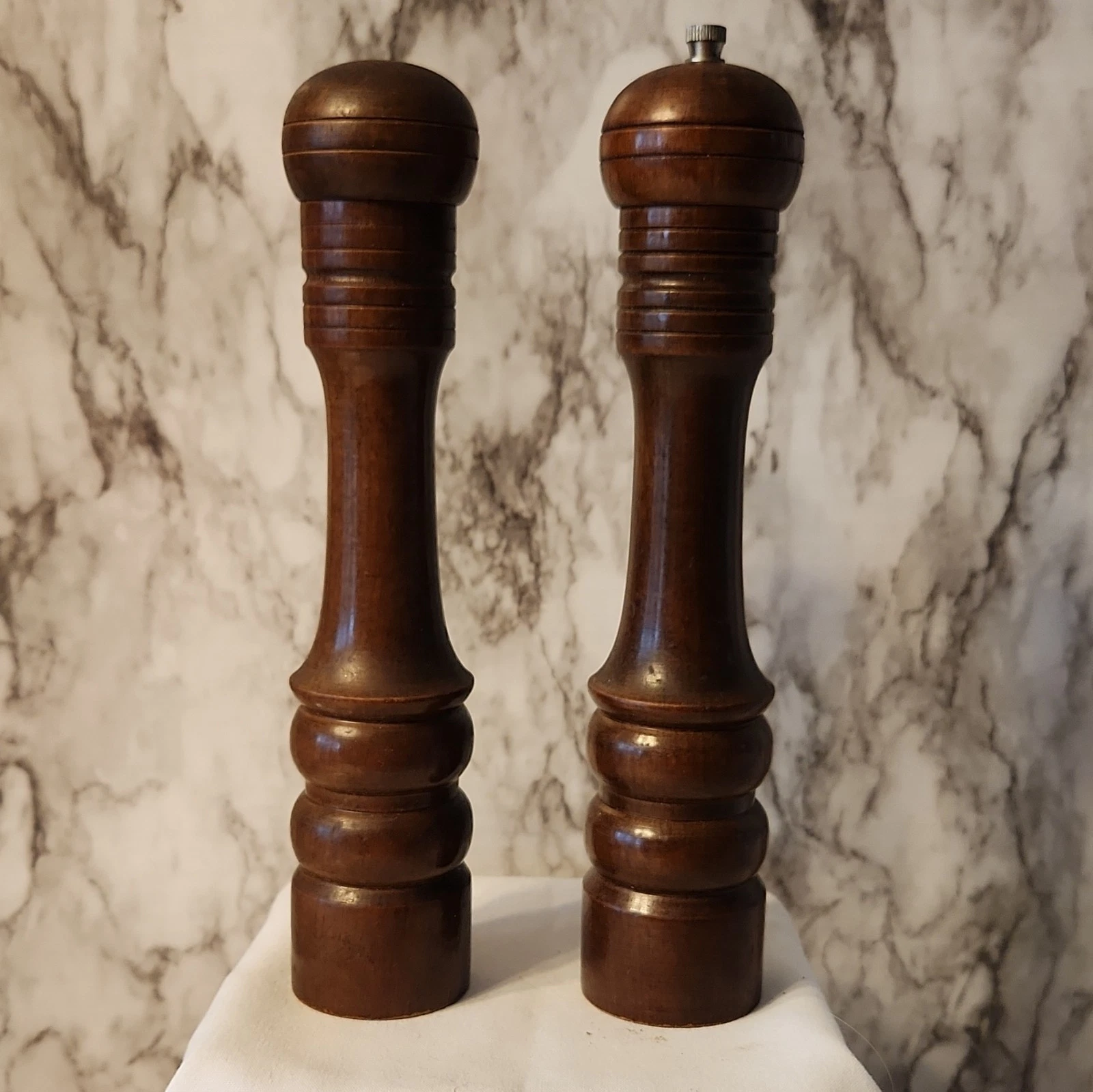 Vtg MCM Woodcrest Creation Japan Wooden Manual Salt Shaker & Pepper Mill Set