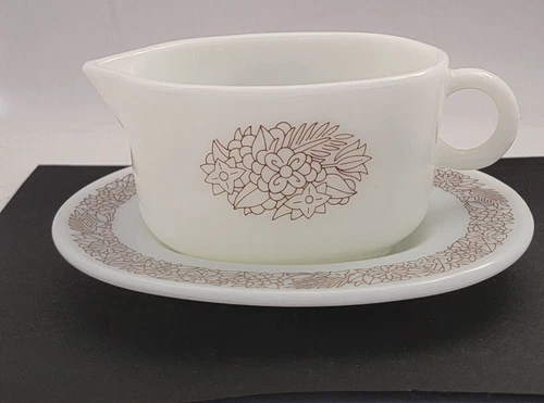 Vintage Corning 1970's PYREX Woodland Flower Glass Gravy Boat w/ Plate