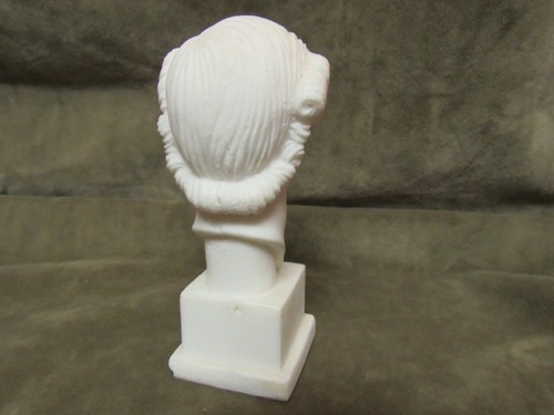 Busto di dama polvere marmo bianco colato stampo vintage misura piccola con base quadrata - Foto 3 di 4
