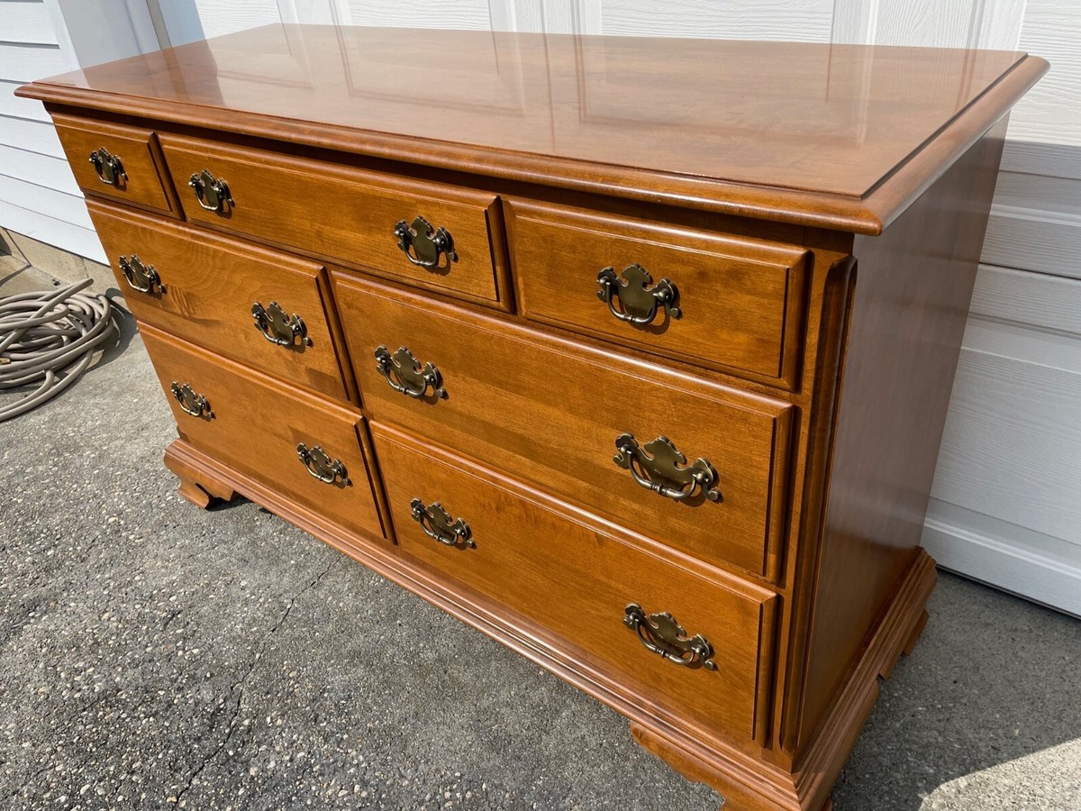 Ethan Allen Heirloom Solid Maple 55