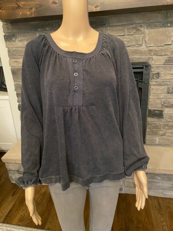 We The Free Women's Button Down Tunic Top Blouse long sleeve Gray size SM  - 009
