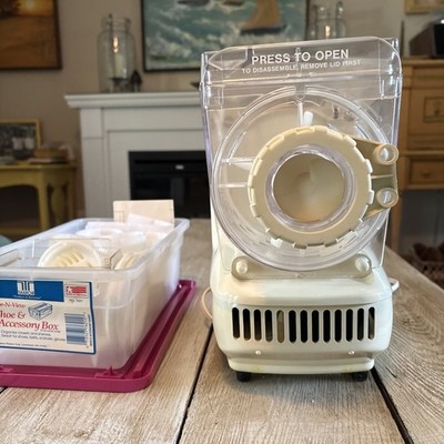 POPEIL P400 PASTA MAKER WITH ATTACHMENTS AND 24 DIES PRE-OWNED IN GOOD CONDITION