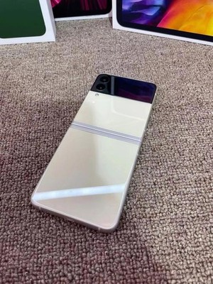 Samsung Galaxy Z Flip 3 5G SM-F711U Unlocked 128GB Smartphone OPEN