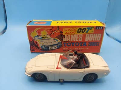 Corgi 336 James Bond Toyota 2000 GT Original 1960`s. With Box. Good Condition.